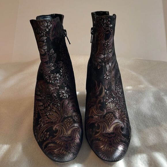 ALDO Block Heel Tapestry Ankle Booties - Picture 2 of 6